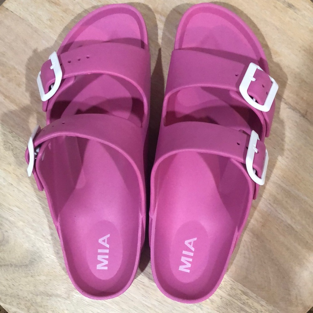 Mia Jasmin Footbed sandals